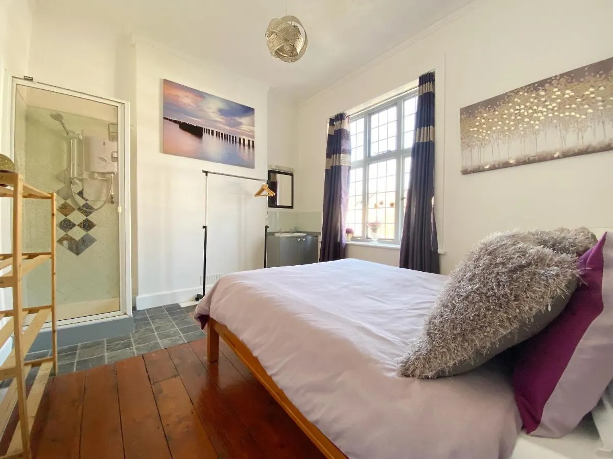 The Table House Close To Town & Beach Free Parking Bournemouth Holiday home