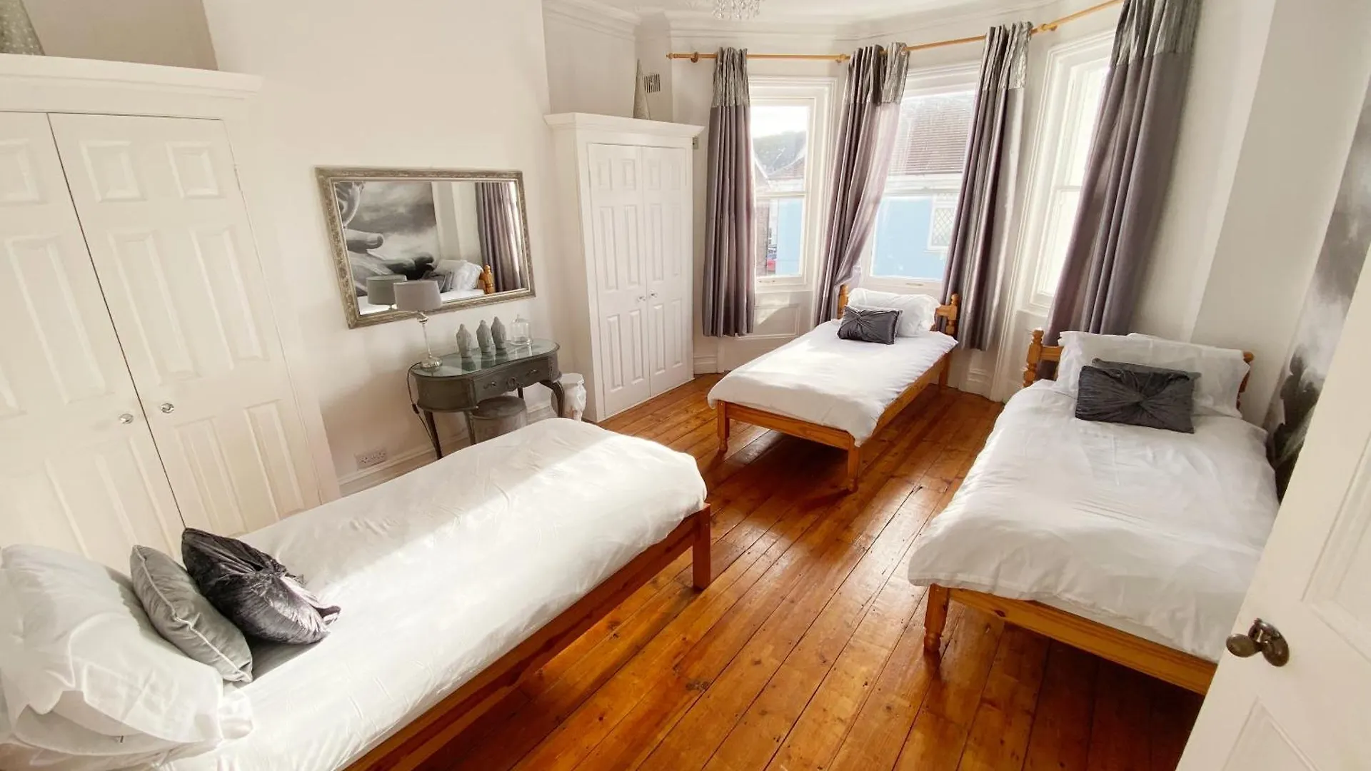 The Table House Close To Town & Beach Free Parking Bournemouth